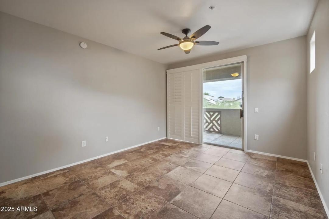 Real Estate Picture 4