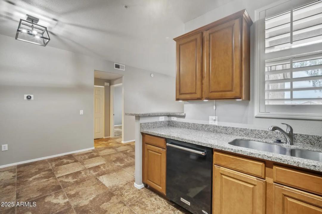 Real Estate Picture 12