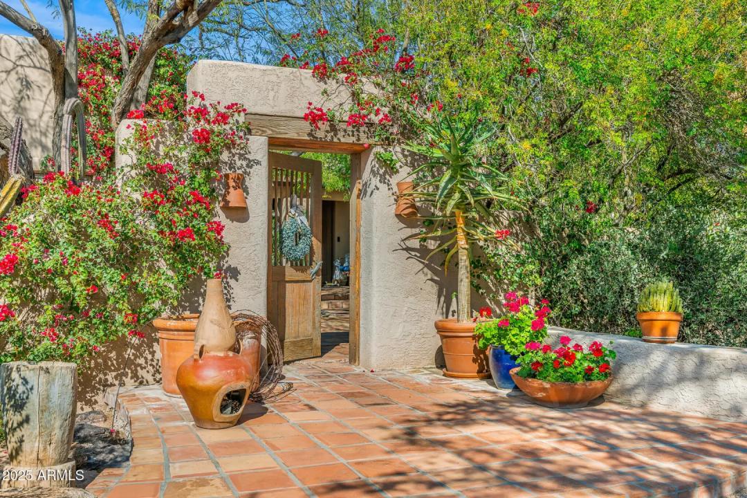 Real Estate Picture 8