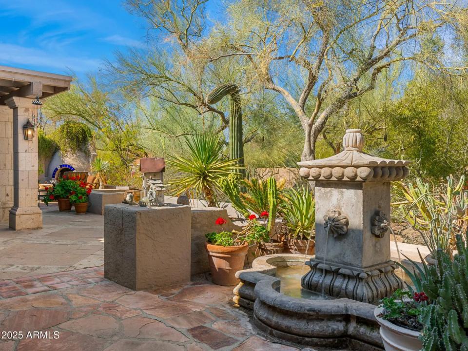 Real Estate Picture 12