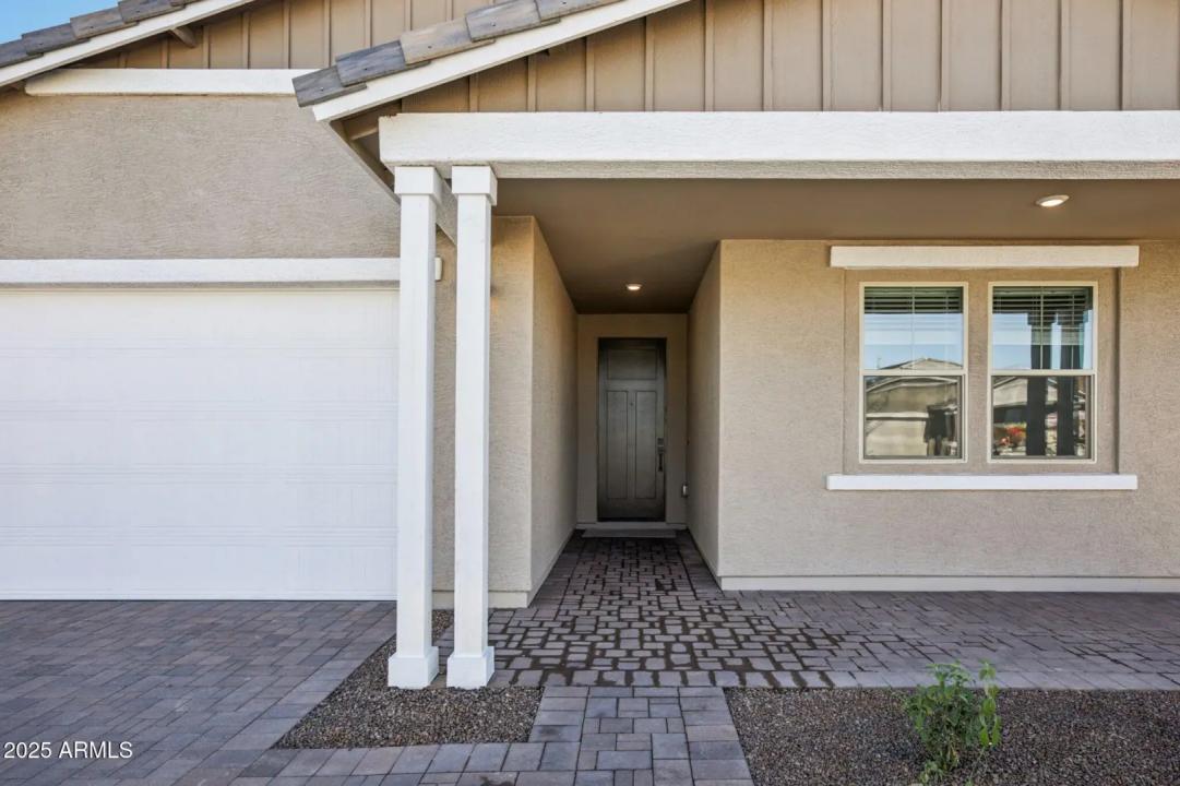 Real Estate Picture 4