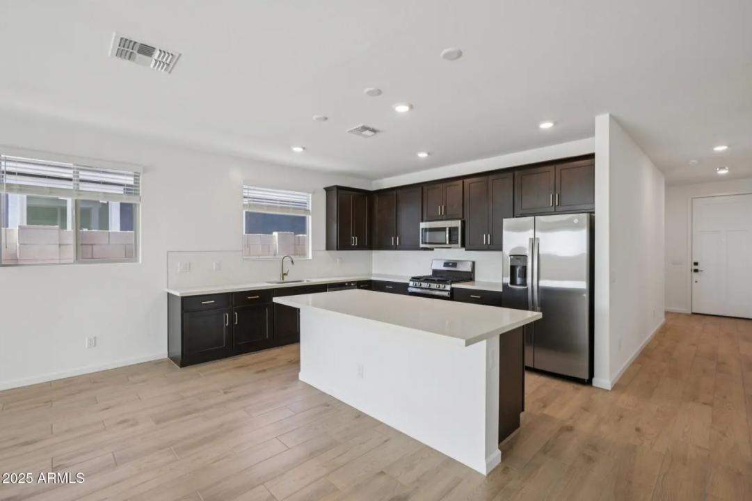 Real Estate Picture 9