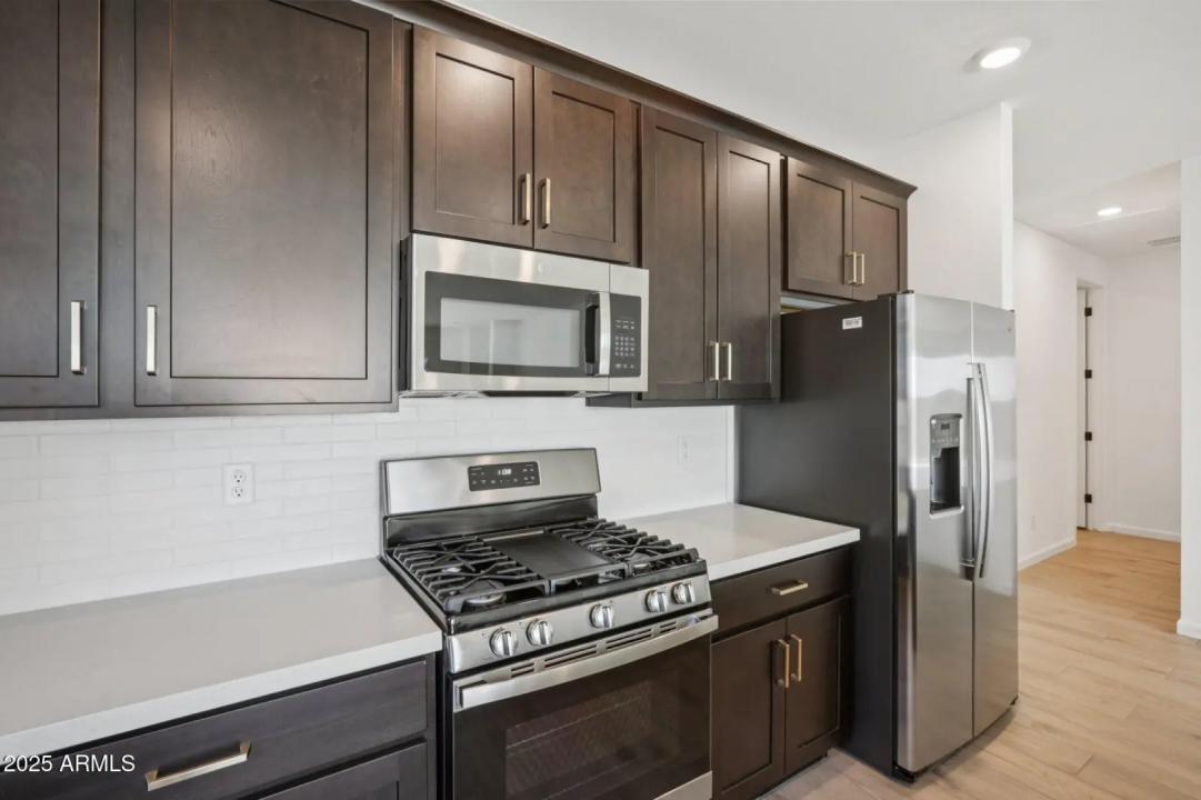 Real Estate Picture 10