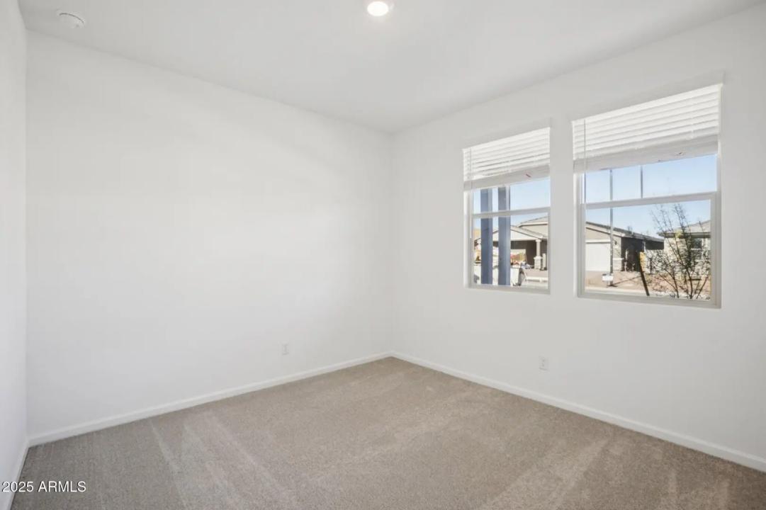 Real Estate Picture 15