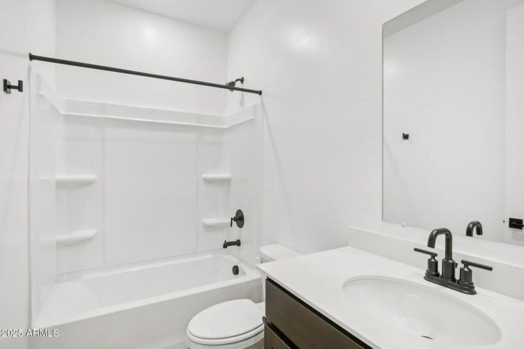 Real Estate Picture 17