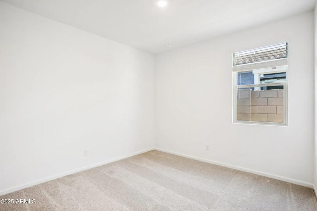 Real Estate Picture 18