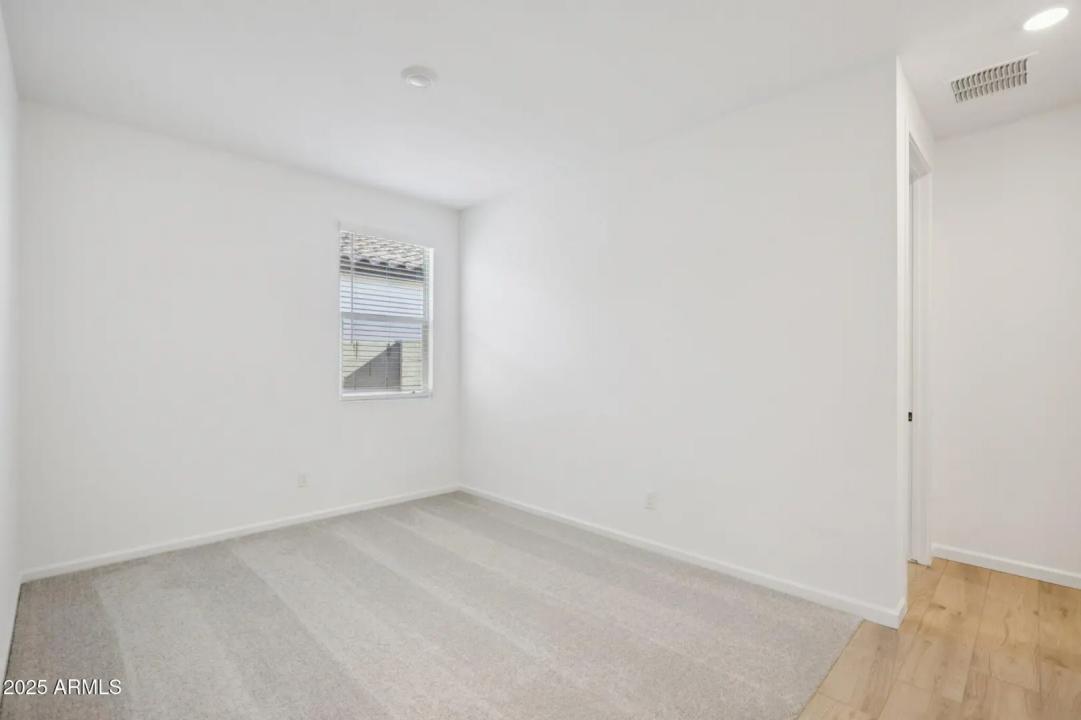 Real Estate Picture 21