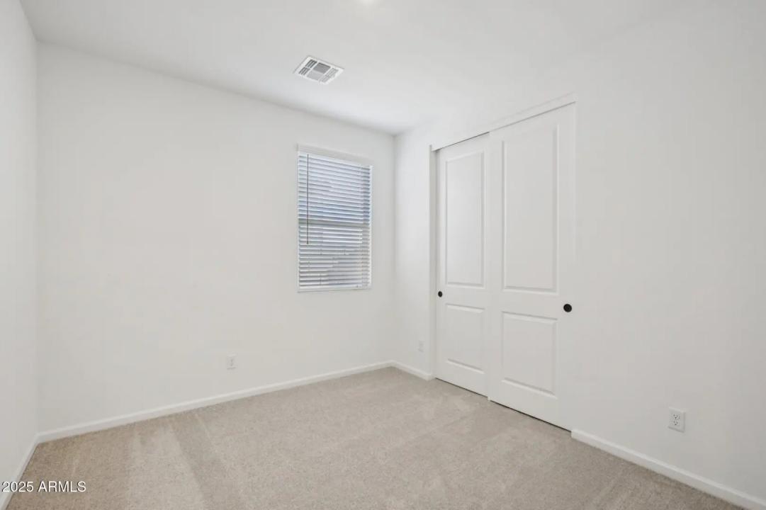 Real Estate Picture 24