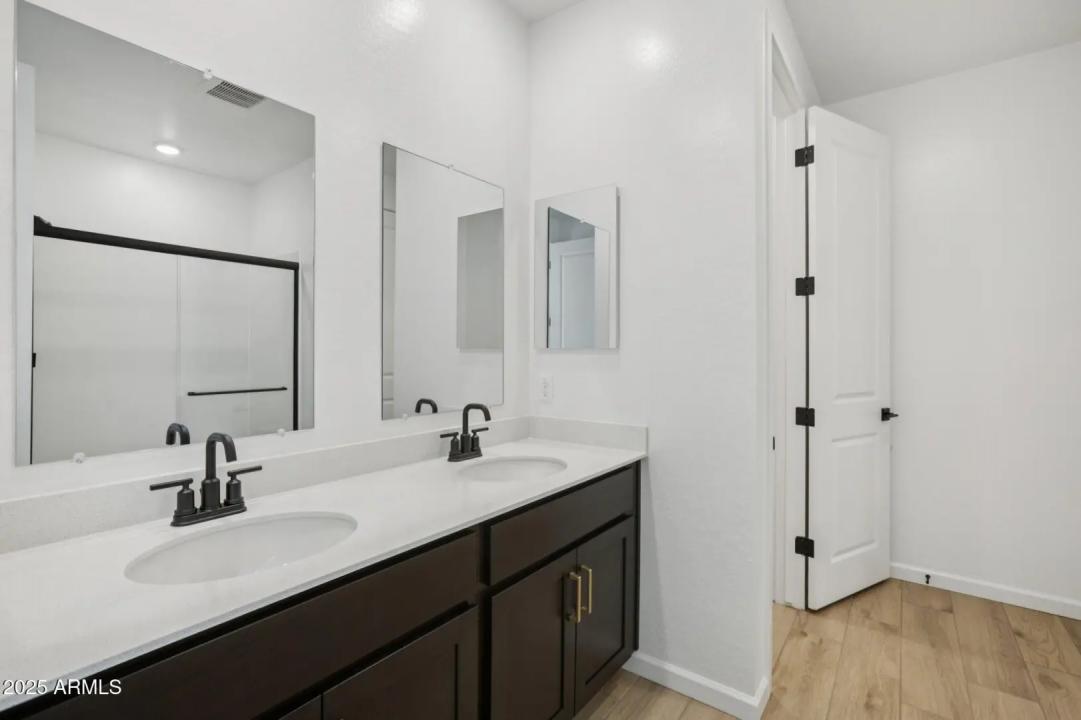 Real Estate Picture 25