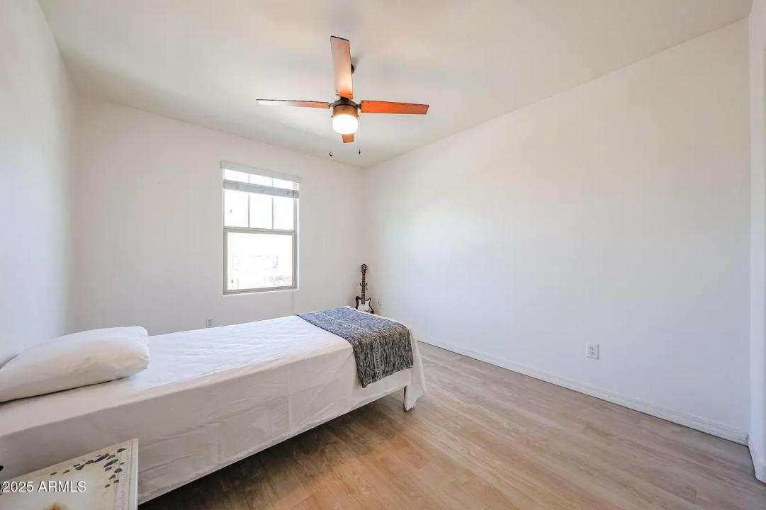 Real Estate Picture 21
