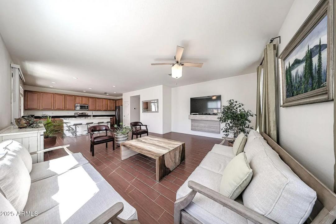 Real Estate Picture 7