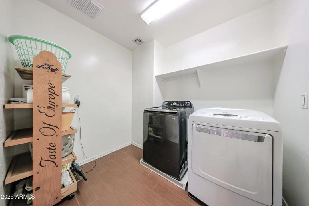 Real Estate Picture 22