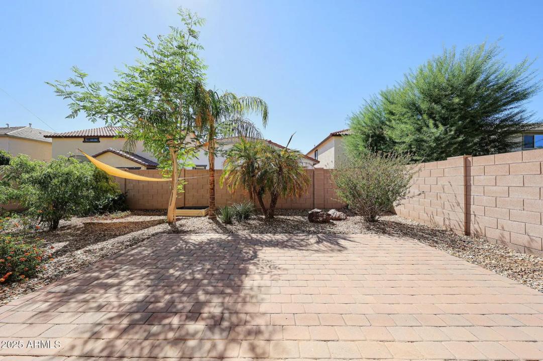Real Estate Picture 24