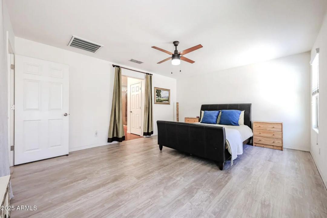 Real Estate Picture 13