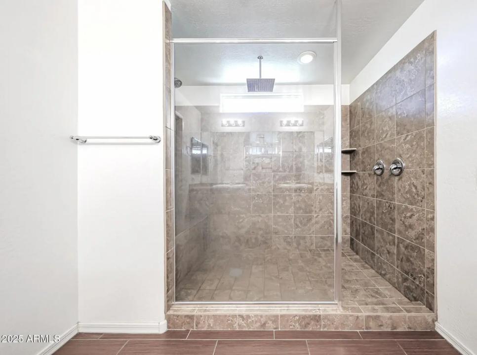 Real Estate Picture 15