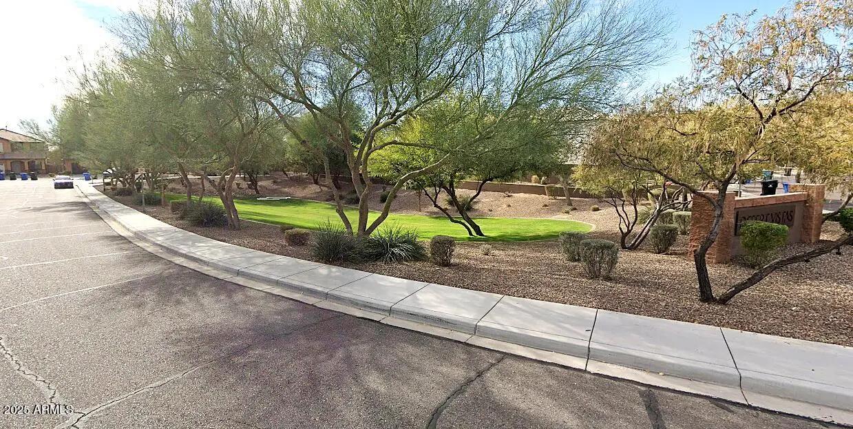 Real Estate Picture 25