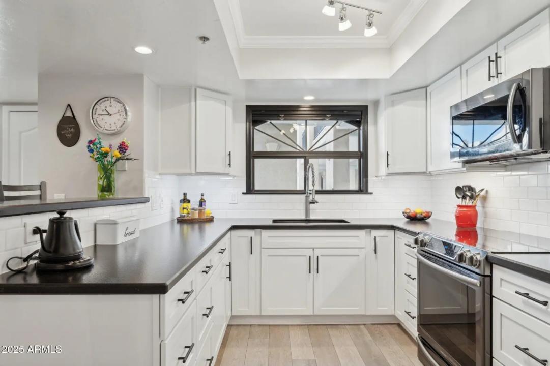 Real Estate Picture 5