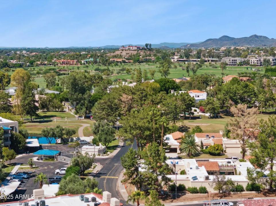 Real Estate Picture 24