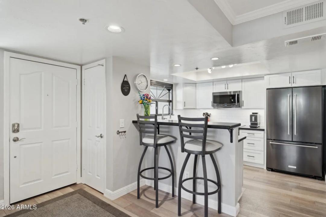 Real Estate Picture 14