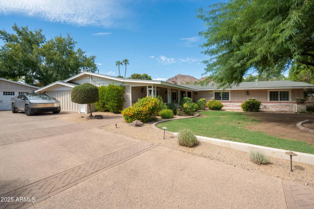 Real Estate Picture 10