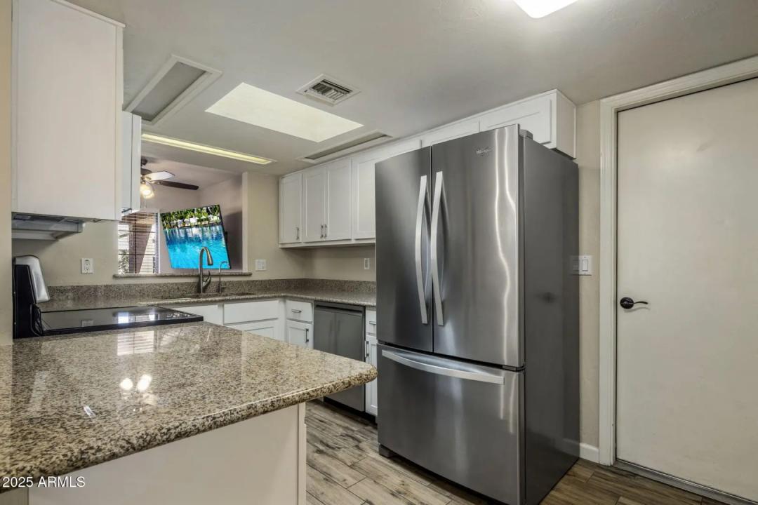 Real Estate Picture 11