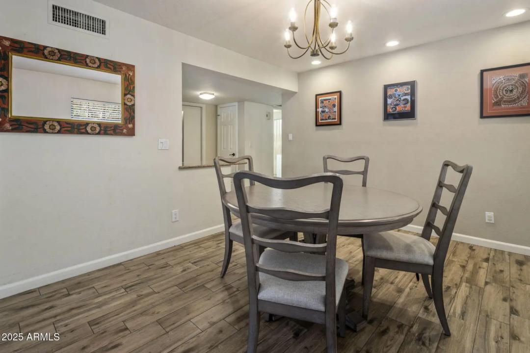 Real Estate Picture 8