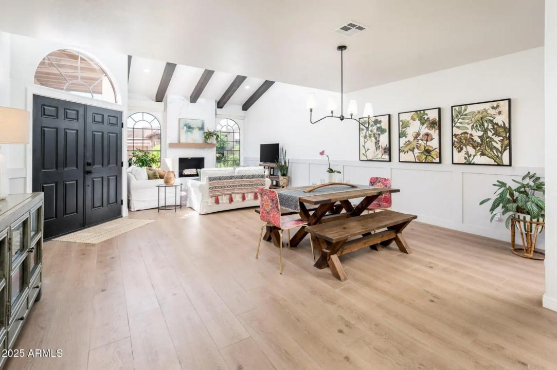 Real Estate Picture 9