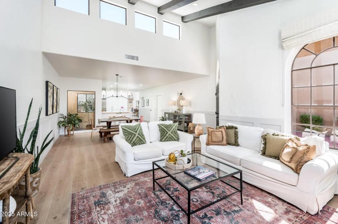Real Estate Picture 3