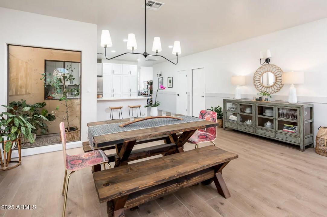 Real Estate Picture 8
