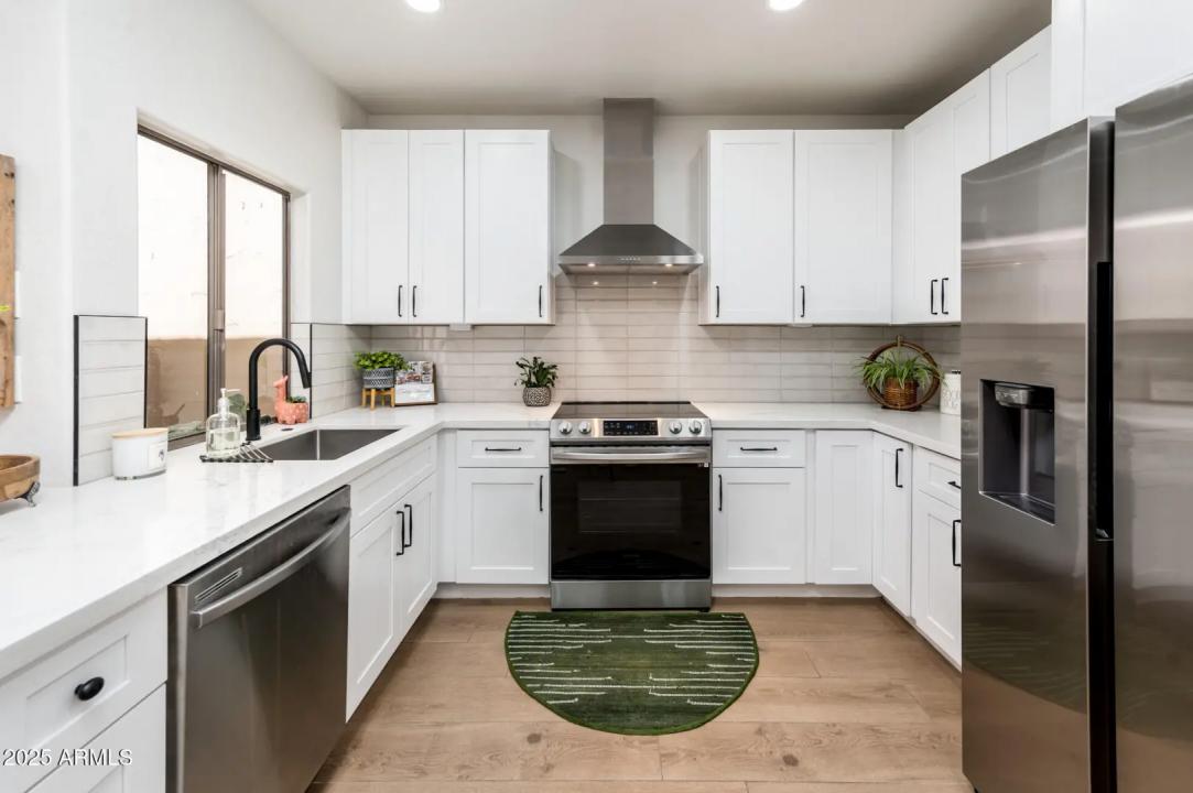 Real Estate Picture 7
