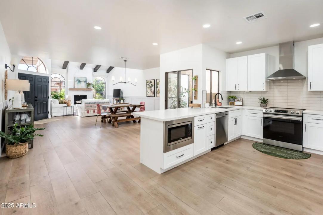 Real Estate Picture 5