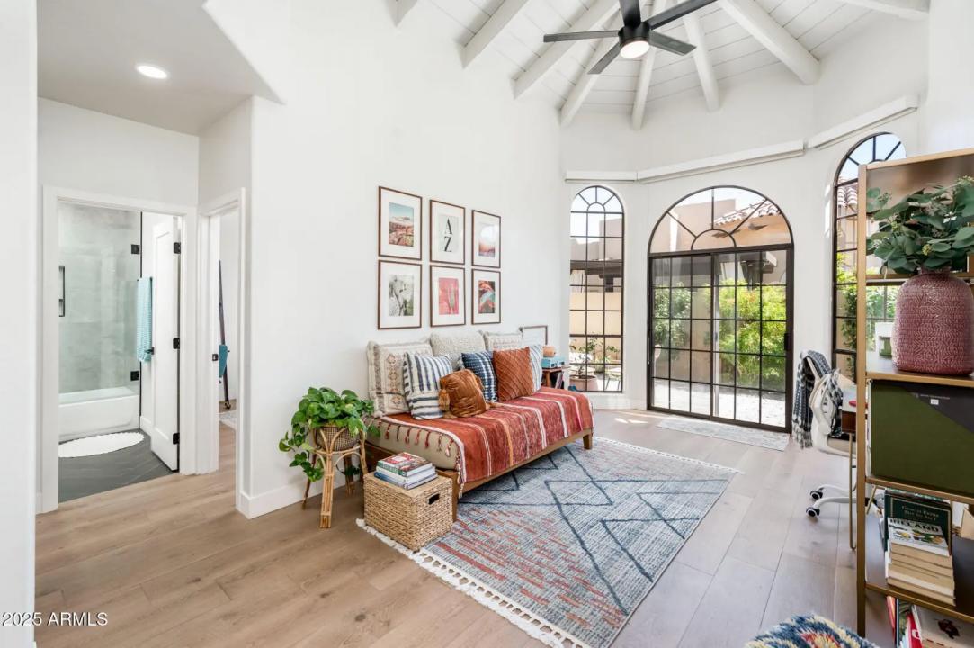 Real Estate Picture 10