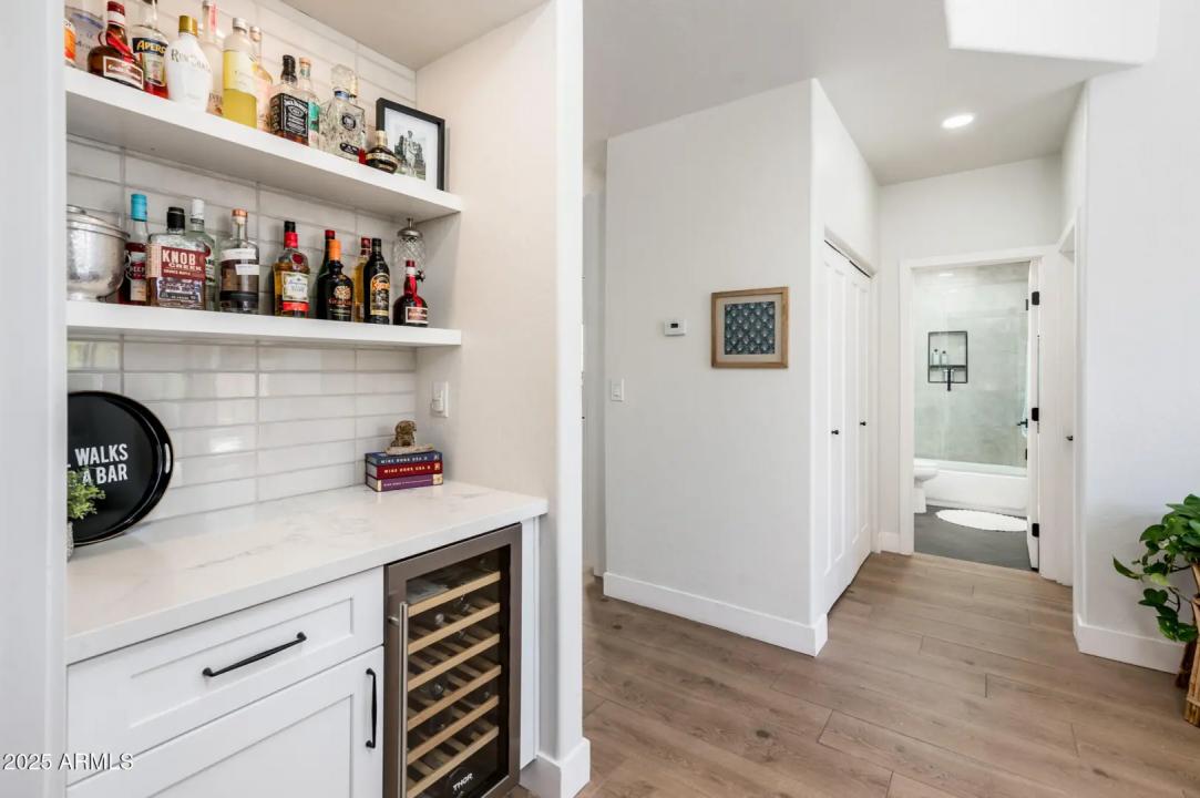Real Estate Picture 15
