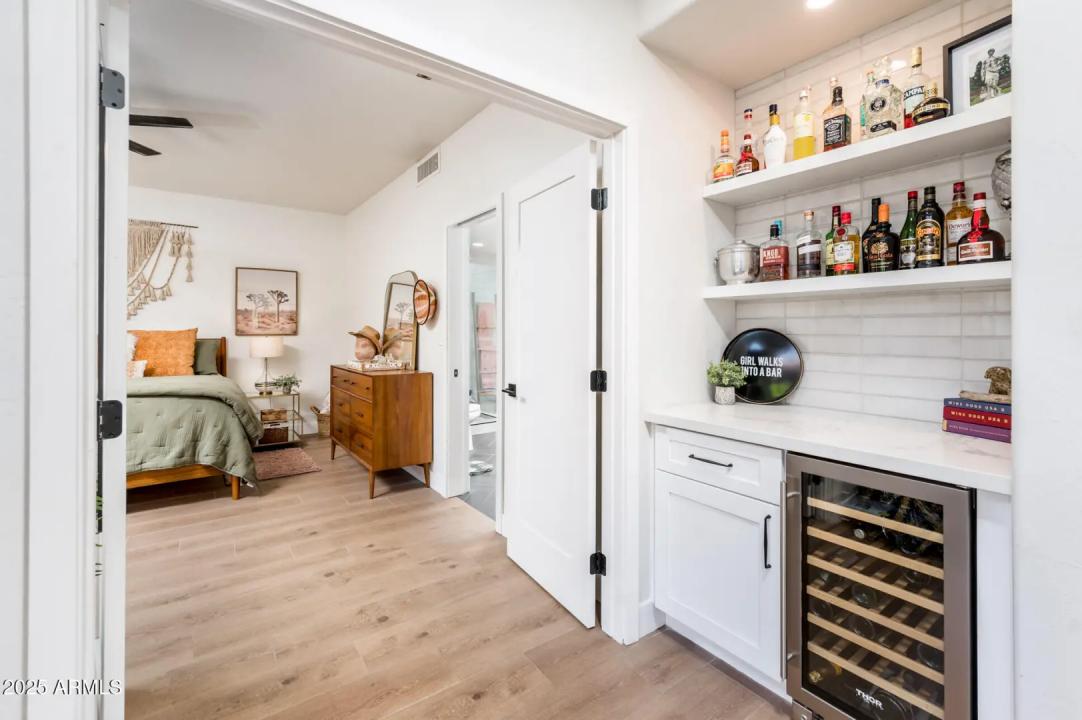 Real Estate Picture 16