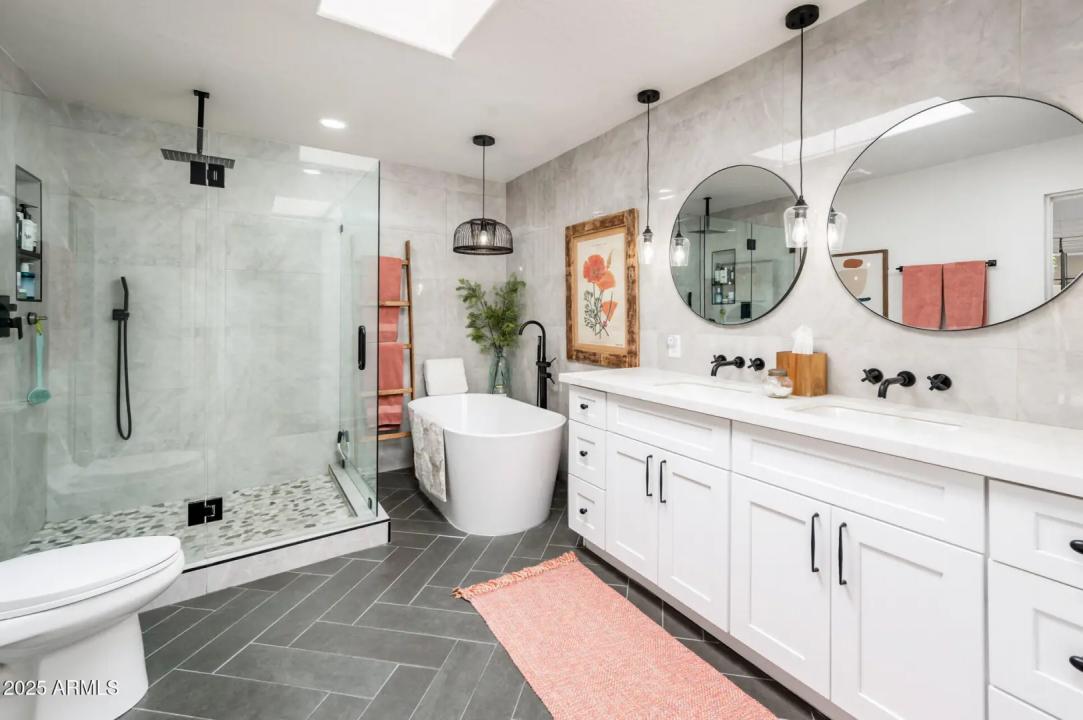 Real Estate Picture 13