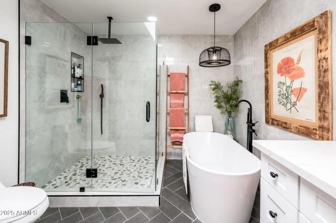 Real Estate Picture 14
