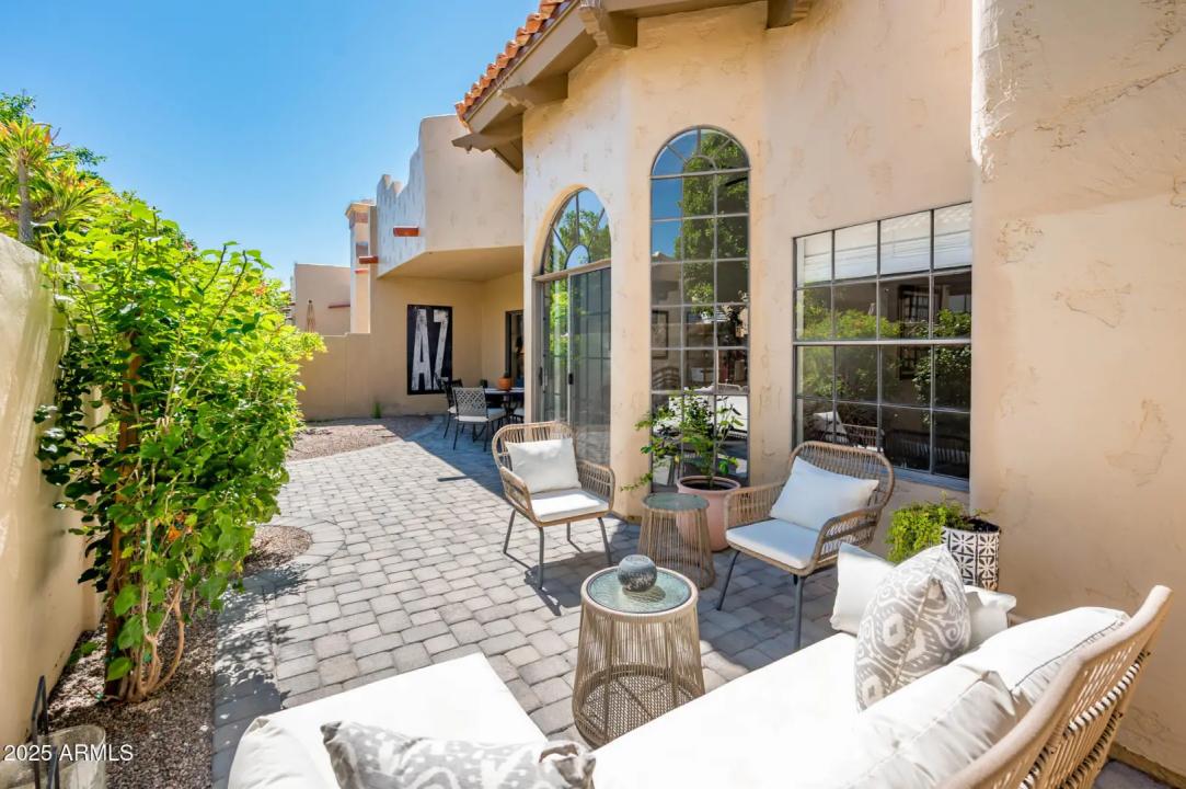 Real Estate Picture 24