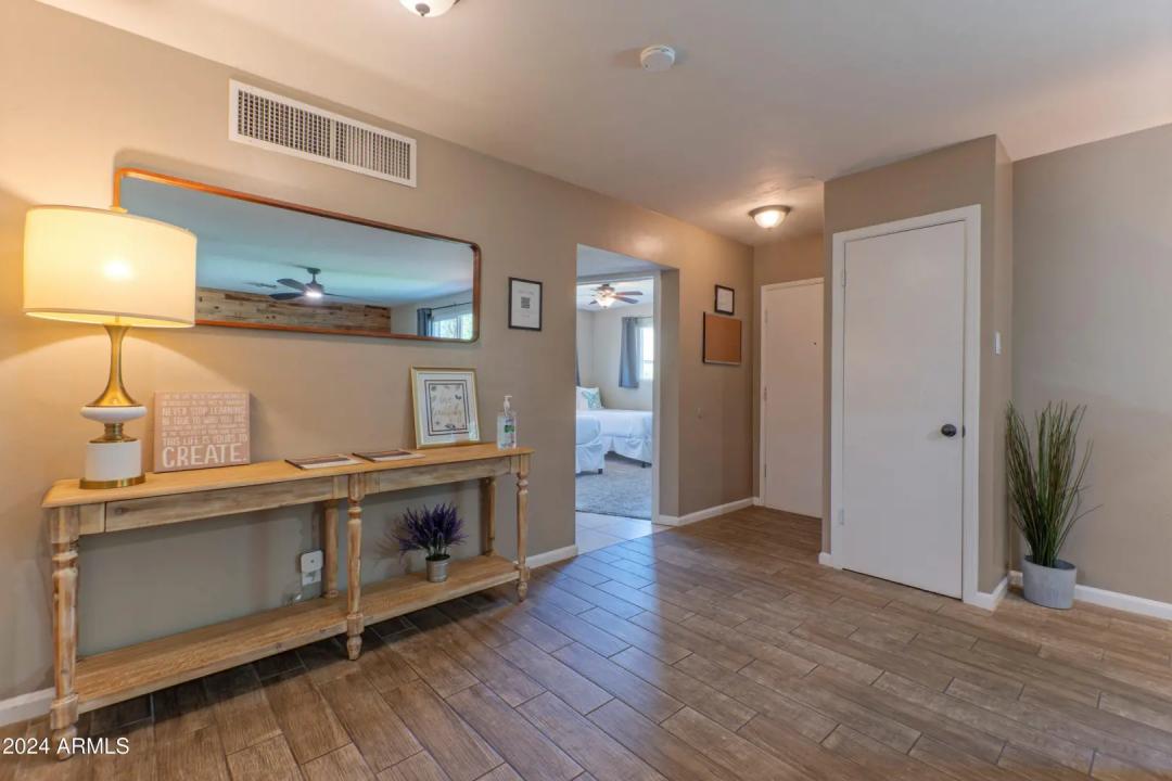 Real Estate Picture 6