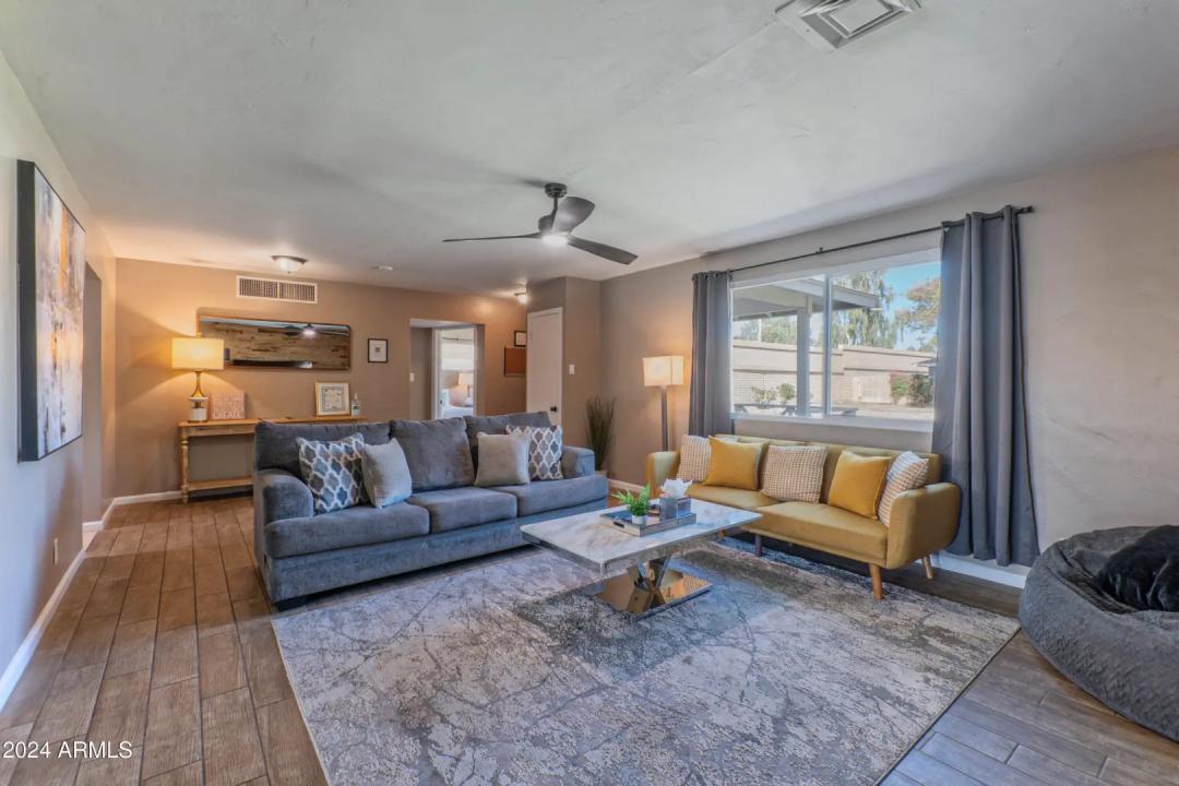 Real Estate Picture 8