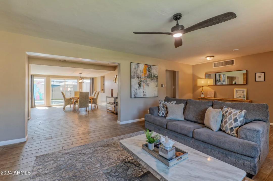 Real Estate Picture 9