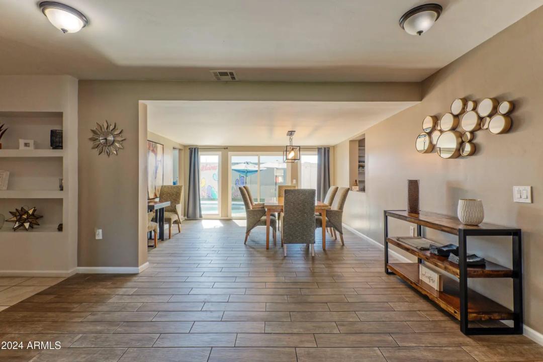 Real Estate Picture 10