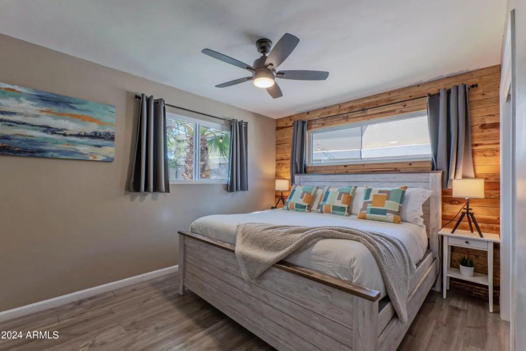 Real Estate Picture 16