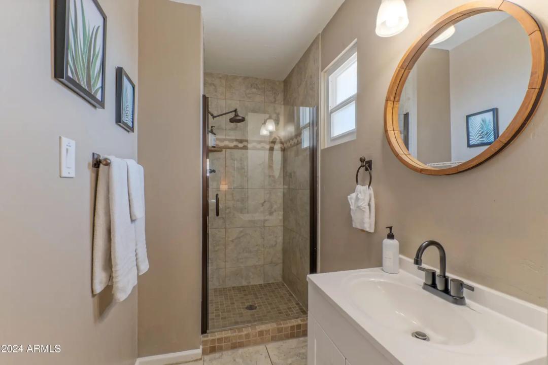 Real Estate Picture 18