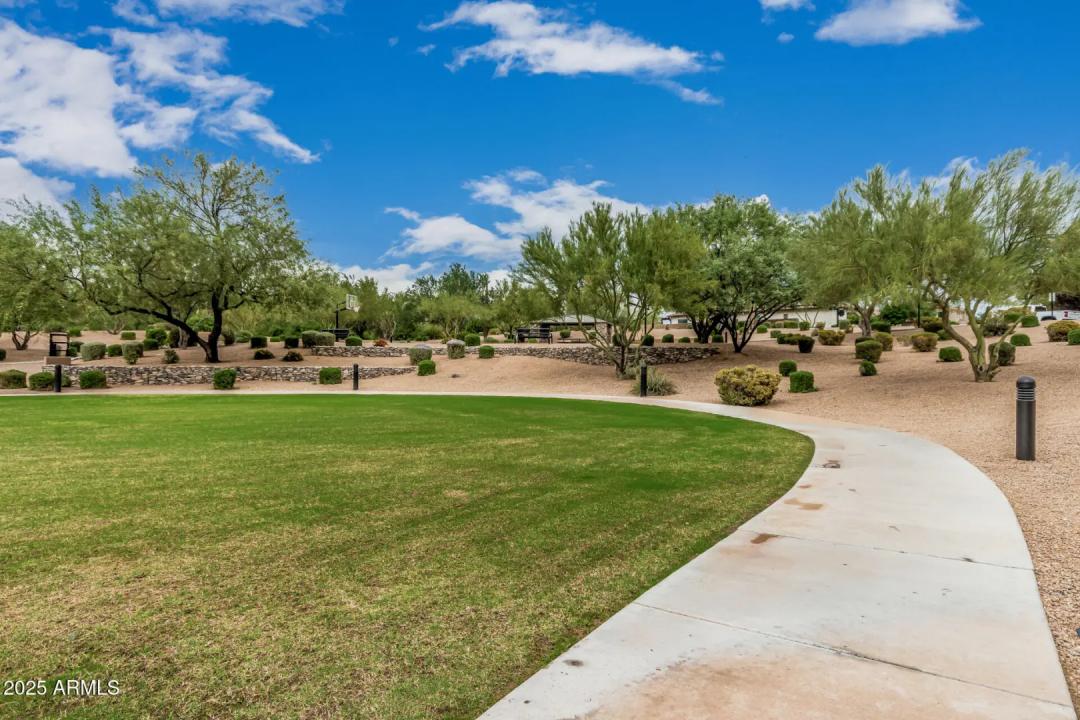 Real Estate Picture 37