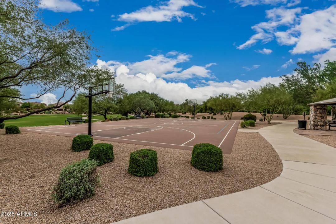 Real Estate Picture 38
