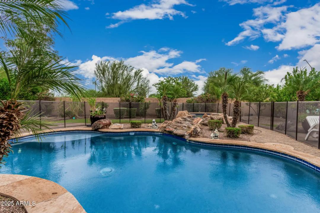 Real Estate Picture 17