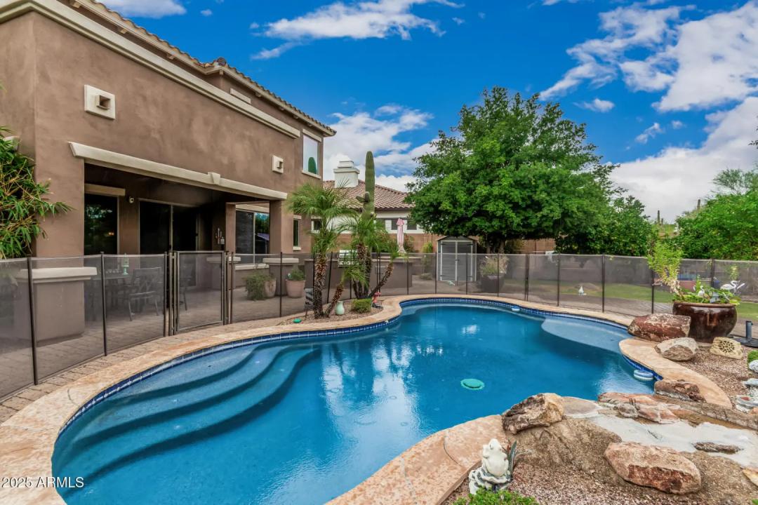 Real Estate Picture 18