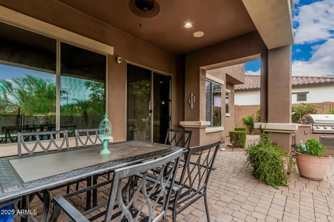 Real Estate Picture 16