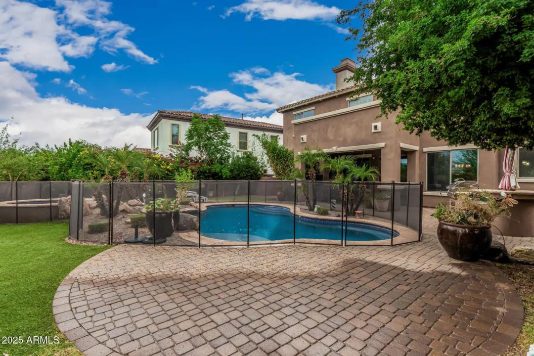 Real Estate Picture 2