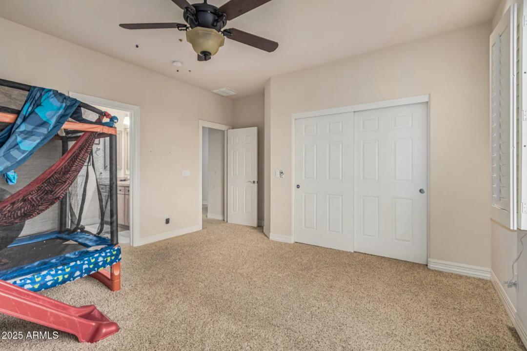 Real Estate Picture 25